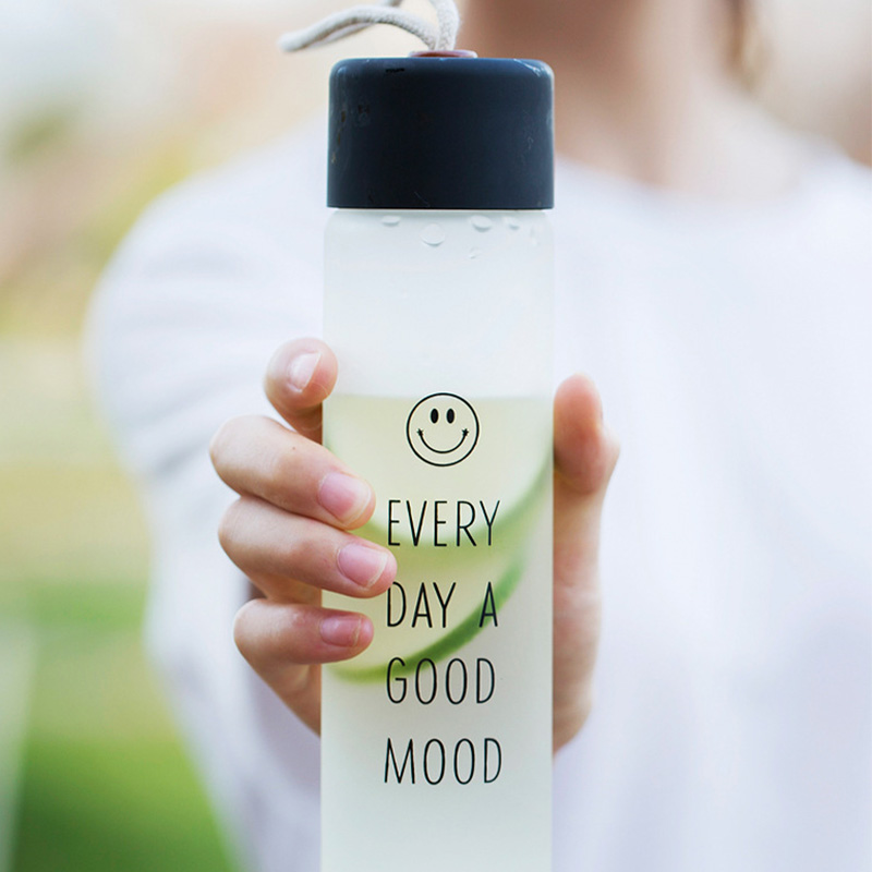 Smile Face Pattern Thin Clear Glass Water Bottle with Lid And Hemp Rope
